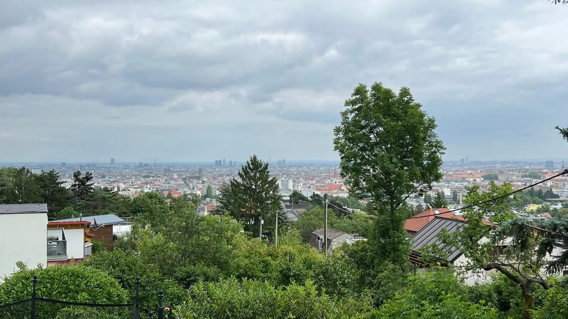 Kleines Haus Mit Blick Ueber Wien contacts